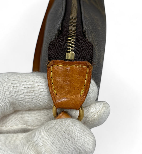 LOUIS VUITTON POCHETTE ACCESSORIES