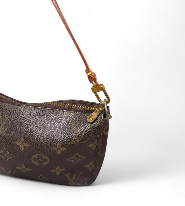 LOUIS VUITTON POCHETTE ACCESSORIES