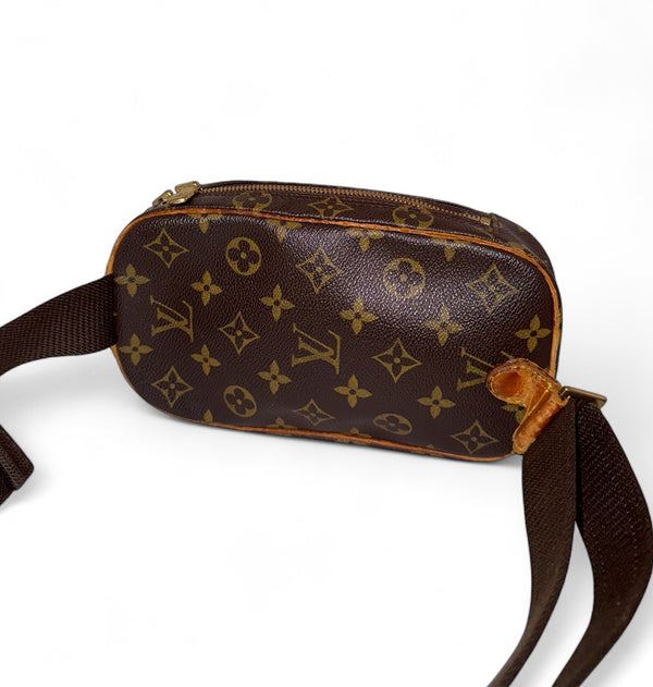 LOUIS VUITTON POCHETTE GANGE