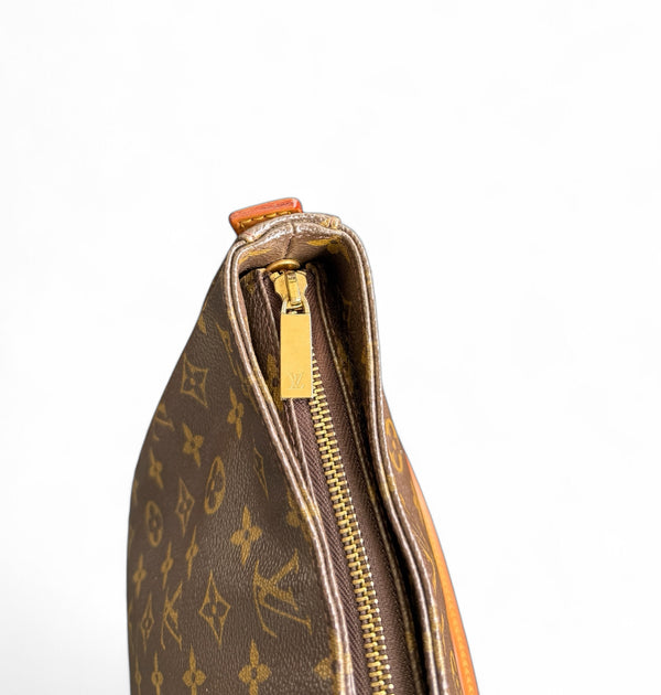 LOUIS VUITTON LOOPING GM