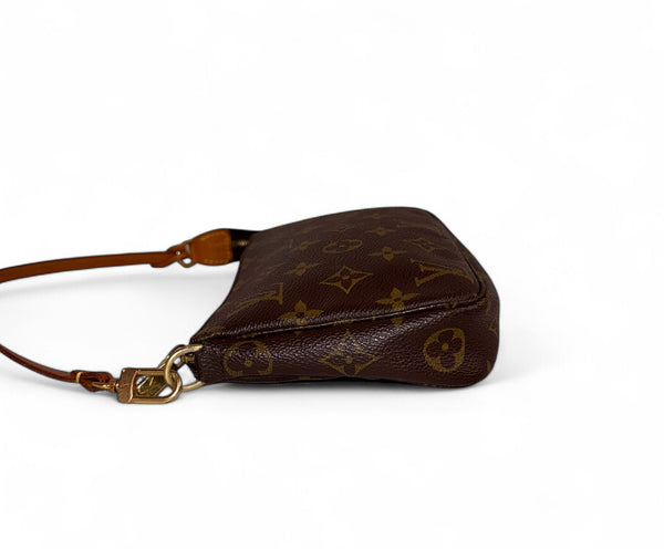 LOUIS VUITTON POCHETTE ACCESSORIES