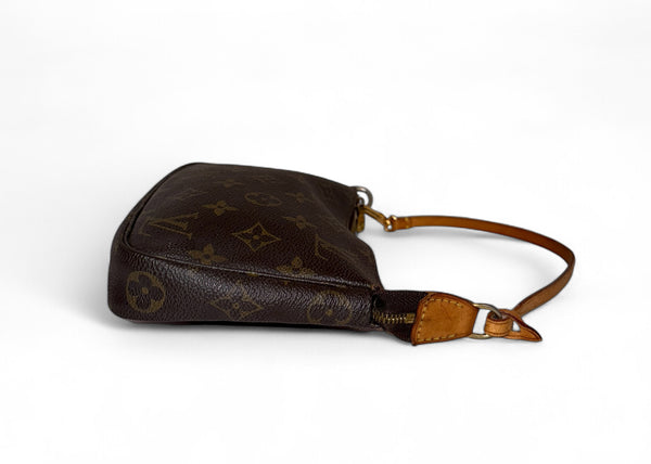 LOUIS VUITTON POCHETTE ACCESSORIES
