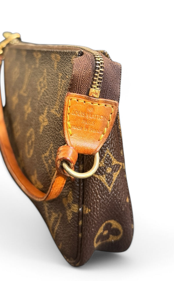 LOUIS VUITTON POCHETTE ACCESSORIES