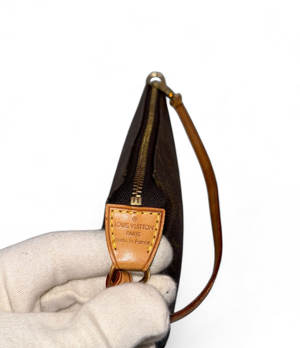 LOUIS VUITTON POCHETTE ACCESSORIES