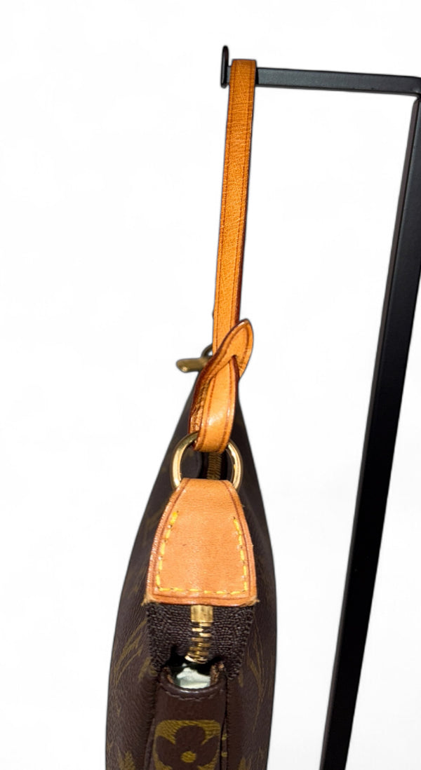 LOUIS VUITTON POCHETTE ACCESSORIES