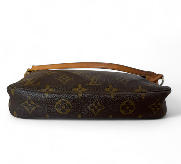 LOUIS VUITTON POCHETTE ACCESSORIES