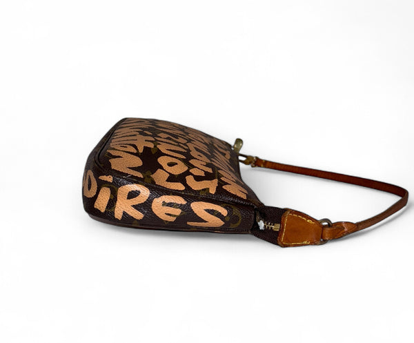 LOUIS VUITTON POCHETTE ACCESSORIES GRAFITTI