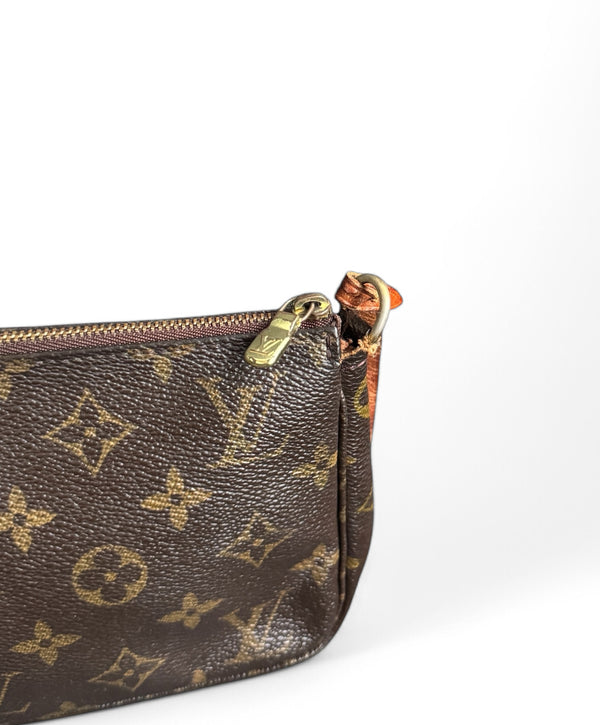 LOUIS VUITTON POCHETTE ACCESSORIES
