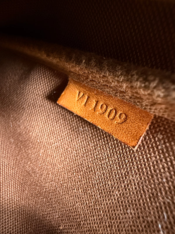 LOUIS VUITTON POCHETTE ACCESSORIES