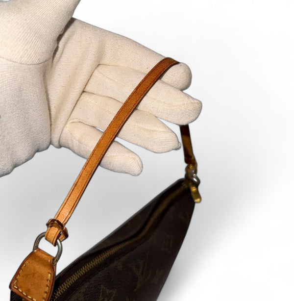 LOUIS VUITTON POCHETTE ACCESSORIES