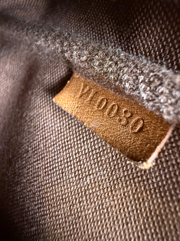 LOUIS VUITTON POCHETTE ACCESSORIES