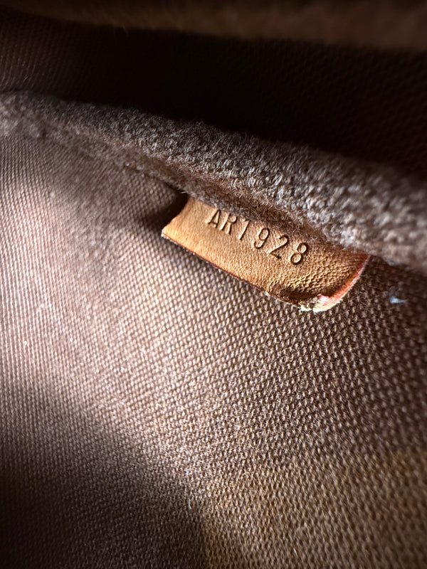 LOUIS VUITTON POCHETTE ACCESSORIES