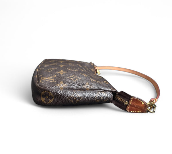 LOUIS VUITTON POCHETTE ACCESSORIES