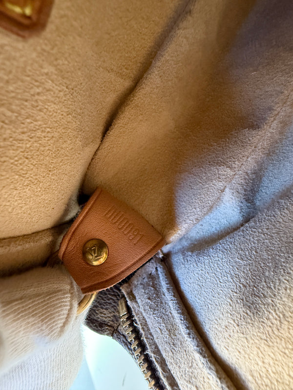 LOUIS VUITTON LOOPING GM