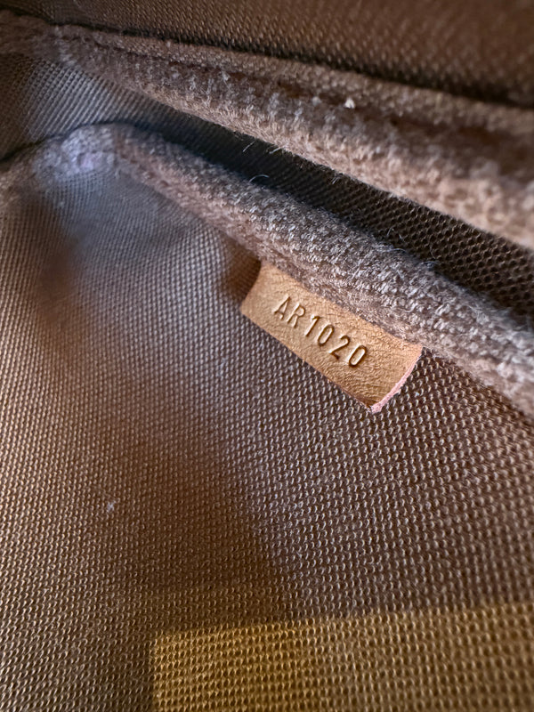 LOUIS VUITTON POCHETTE ACCESSORIES