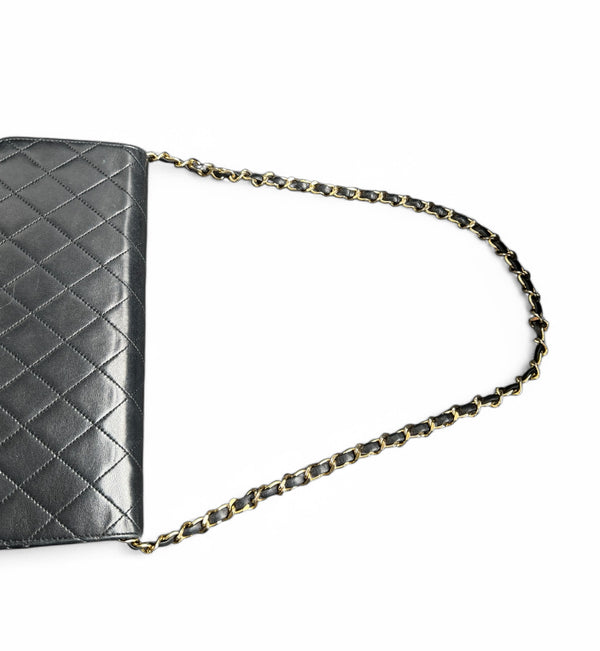 CHANEL MATELASSE CLASSIC MEDIUM SINGLE FLAP