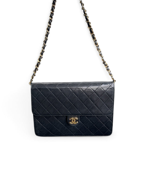 CHANEL MATELASSE CLASSIC MEDIUM SINGLE FLAP