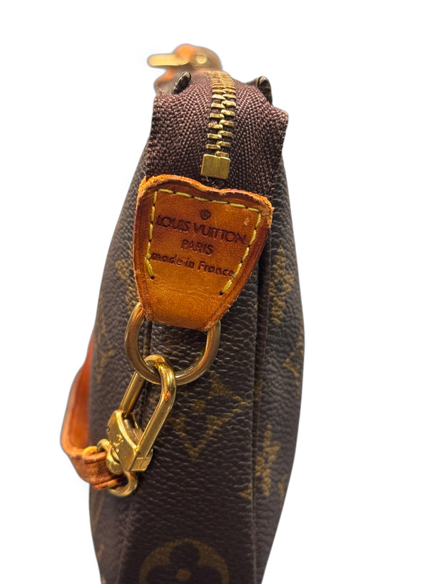 LOUIS VUITTON POCHETTE ACCESSORIES