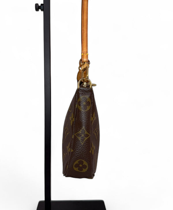 LOUIS VUITTON POCHETTE ACCESSORIES