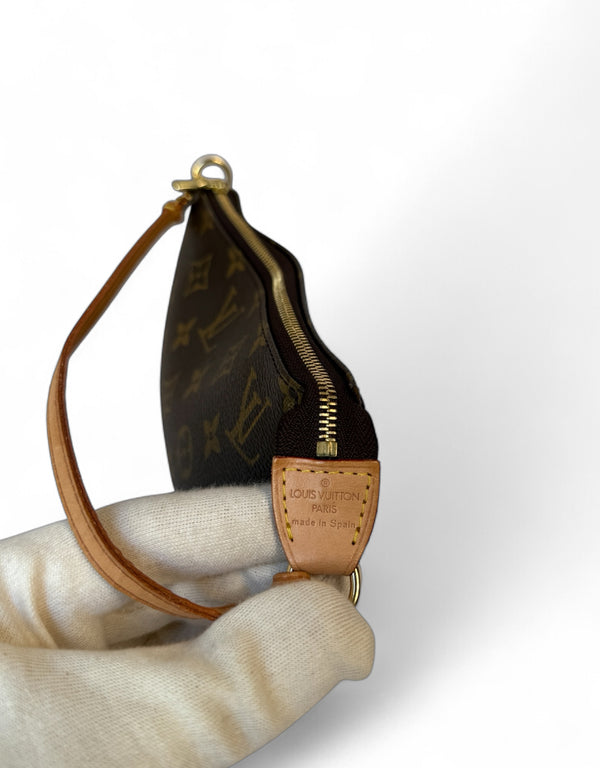 LOUIS VUITTON POCHETTE ACCESSORIES