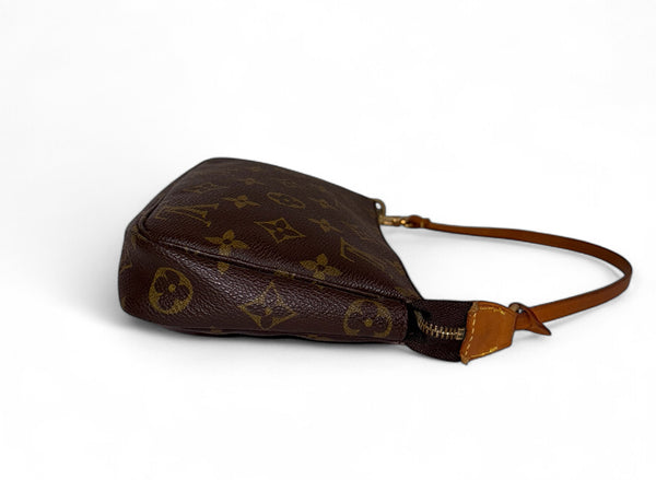 LOUIS VUITTON POCHETTE ACCESSORIES