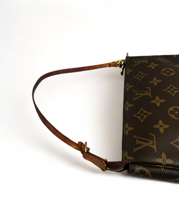 LOUIS VUITTON POCHETTE ACCESSOIRES