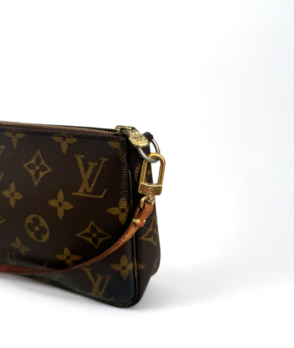 LOUIS VUITTON POCHETTE ACCESSOIRES