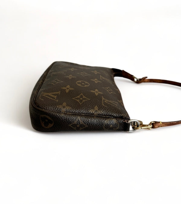 LOUIS VUITTON POCHETTE ACCESSOIRE