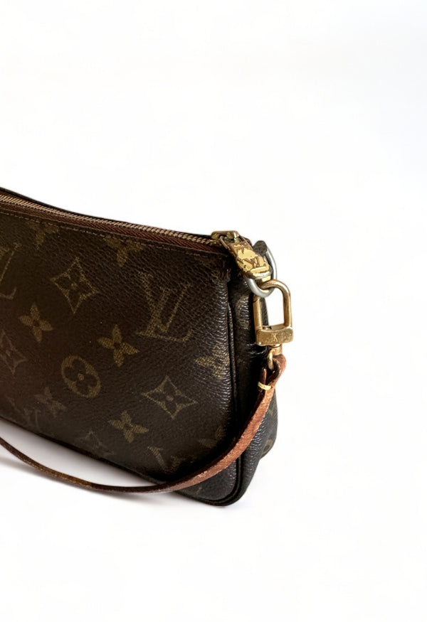 LOUIS VUITTON POCHETTE ACCESSOIRE