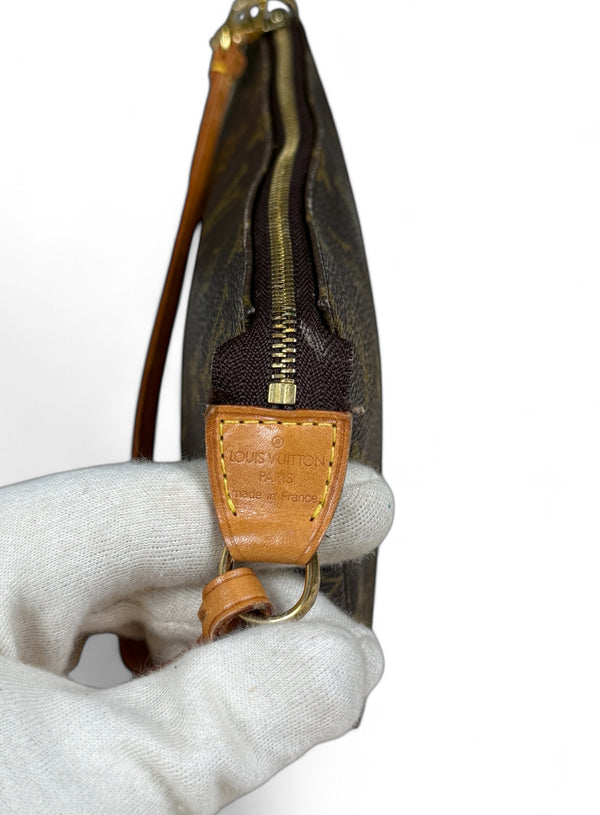 LOUIS VUITTON POCHETTE ACCESSORIES